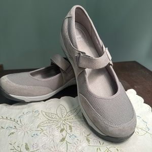 Dankso walking shoes, size 40